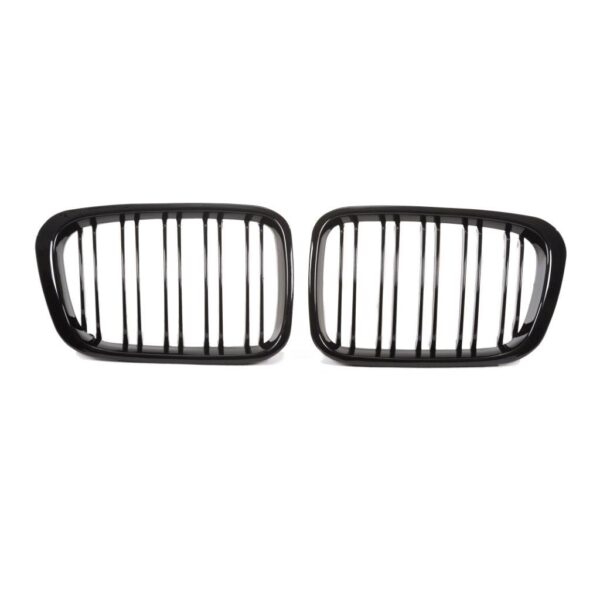 JOM Frontgrill med dobbelt ribbe i blank sort til BMW Serie 3 E46 4-drs